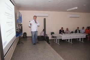 Secretário de Educação, Rossieli Silva, apresentou à comunidade os serviços disponíveis no Portal Educacional.