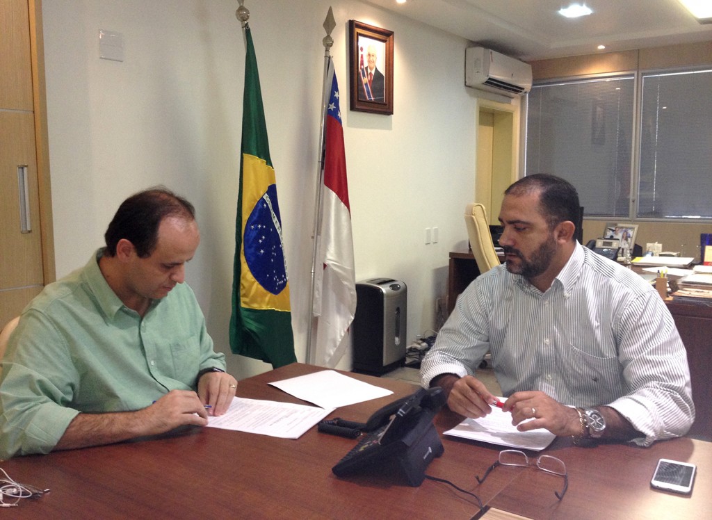 Ordem de serviço para a construção no Careiro Castanho foi assinada nesta segunda-feira (23)