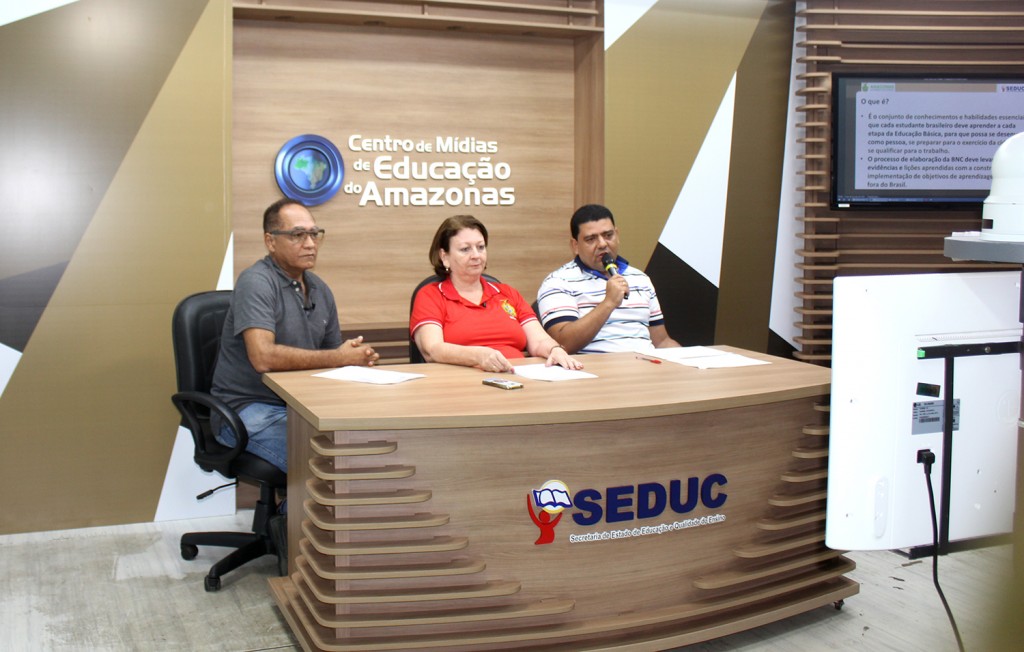 Teleconferência foi realizada no Centro de Mídias e transmitida para  os 62 municípios do Amazonas