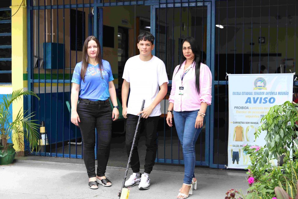 O estudante Joaquim Rodrigues foi o idealizador da bengala inteligente - Foto Eduardo Cavalcante_Secretaria de Educação