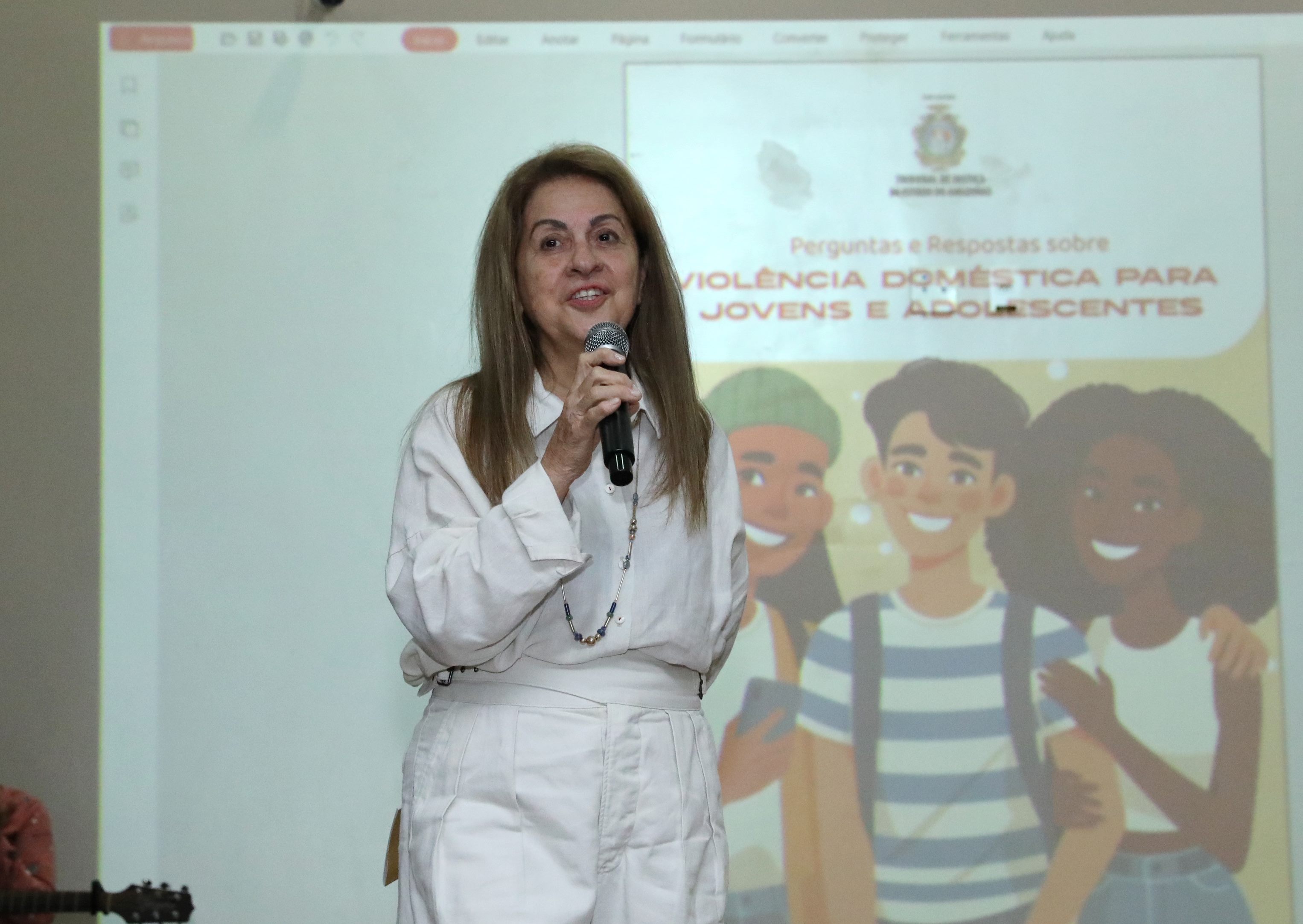 Educacao Lancamento Cartilha Maria Figueiredo Foto Euzivaldo Queiroz