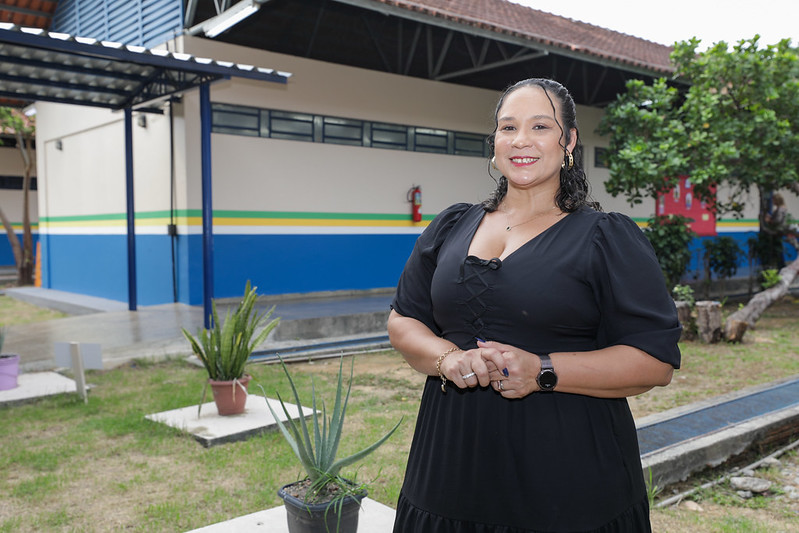 Governo do Amazonas entrega Escola Estadual Marcantonio Vilaça revitalizada na zona norte 7 diretora da unidade escolar Lidiane Lozana FOTO Arthur Castro Secom