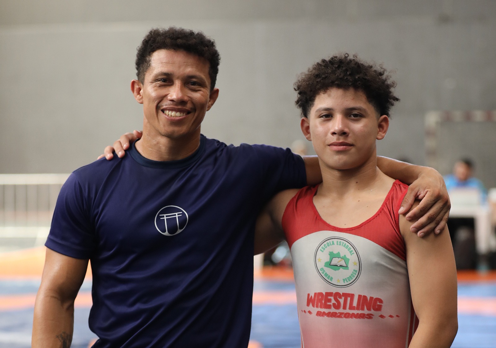 Educacao JEAs Wrestling Jhon e pai Foto Euzivaldo Queiroz